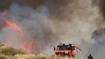 Υπό έλεγχο τέθηκε η μεγάλη πυρκαγιά  στην Πλάκα Κερατέας